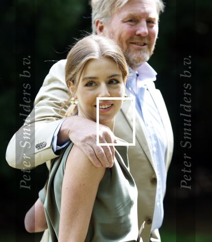 Den Haag 21 mei 2026
Fotouurtje met de koninklijke familie in de Hollandse tuin van Park Clingendael . Aanwezig Koning Willem Alexander Koningin Maxima Prinses Amalia Prinses Alexia en Prinses Ariane .