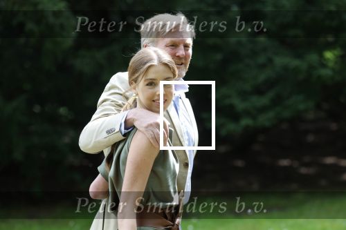 Den Haag 21 mei 2026
Fotouurtje met de koninklijke familie in de Hollandse tuin van Park Clingendael . Aanwezig Koning Willem Alexander Koningin Maxima Prinses Amalia Prinses Alexia en Prinses Ariane .