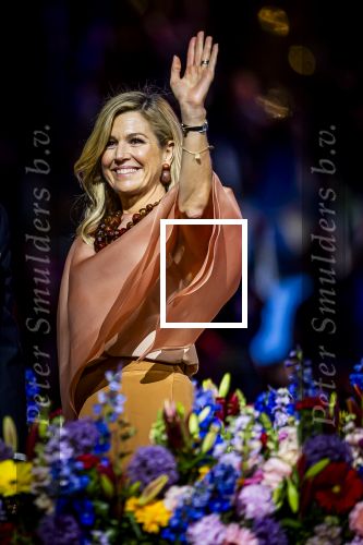 Amsterdam 5 mei 2026
5 mei Concert op de Amstel voor bevrijdingsdag . Koning Willem Alexander en Koningin Maxima zijn aanwezig .
Tineke Schouten en Splinter Chabot presenteren het . De artiesten die opterden zijn Roxeanne Hazes Acda en de Munnik Miss Envy Peru Edsilia Rombley Rolf Sanches en Fleur Raateland . Jamai Looman is dirigent .