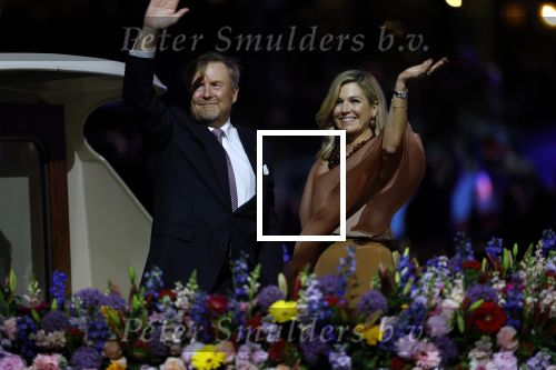 Amsterdam 5 mei 2026
5 mei Concert op de Amstel voor bevrijdingsdag . Koning Willem Alexander en Koningin Maxima zijn aanwezig .
Tineke Schouten en Splinter Chabot presenteren het . De artiesten die opterden zijn Roxeanne Hazes Acda en de Munnik Miss Envy Peru Edsilia Rombley Rolf Sanches en Fleur Raateland . Jamai Looman is dirigent .