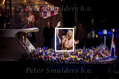 Amsterdam 5 mei 2026
5 mei Concert op de Amstel voor bevrijdingsdag . Koning Willem Alexander en Koningin Maxima zijn aanwezig .
Tineke Schouten en Splinter Chabot presenteren het . De artiesten die opterden zijn Roxeanne Hazes Acda en de Munnik Miss Envy Peru Edsilia Rombley Rolf Sanches en Fleur Raateland . Jamai Looman is dirigent .