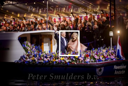 Amsterdam 5 mei 2026
5 mei Concert op de Amstel voor bevrijdingsdag . Koning Willem Alexander en Koningin Maxima zijn aanwezig .
Tineke Schouten en Splinter Chabot presenteren het . De artiesten die opterden zijn Roxeanne Hazes Acda en de Munnik Miss Envy Peru Edsilia Rombley Rolf Sanches en Fleur Raateland . Jamai Looman is dirigent .