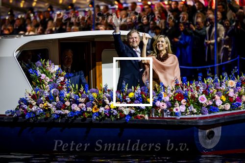 Amsterdam 5 mei 2026
5 mei Concert op de Amstel voor bevrijdingsdag . Koning Willem Alexander en Koningin Maxima zijn aanwezig .
Tineke Schouten en Splinter Chabot presenteren het . De artiesten die opterden zijn Roxeanne Hazes Acda en de Munnik Miss Envy Peru Edsilia Rombley Rolf Sanches en Fleur Raateland . Jamai Looman is dirigent .