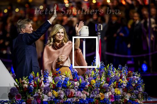 Amsterdam 5 mei 2026
5 mei Concert op de Amstel voor bevrijdingsdag . Koning Willem Alexander en Koningin Maxima zijn aanwezig .
Tineke Schouten en Splinter Chabot presenteren het . De artiesten die opterden zijn Roxeanne Hazes Acda en de Munnik Miss Envy Peru Edsilia Rombley Rolf Sanches en Fleur Raateland . Jamai Looman is dirigent .