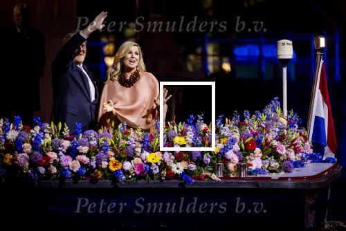 Amsterdam 5 mei 2026
5 mei Concert op de Amstel voor bevrijdingsdag . Koning Willem Alexander en Koningin Maxima zijn aanwezig .
Tineke Schouten en Splinter Chabot presenteren het . De artiesten die opterden zijn Roxeanne Hazes Acda en de Munnik Miss Envy Peru Edsilia Rombley Rolf Sanches en Fleur Raateland . Jamai Looman is dirigent .