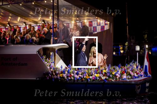 Amsterdam 5 mei 2026
5 mei Concert op de Amstel voor bevrijdingsdag . Koning Willem Alexander en Koningin Maxima zijn aanwezig .
Tineke Schouten en Splinter Chabot presenteren het . De artiesten die opterden zijn Roxeanne Hazes Acda en de Munnik Miss Envy Peru Edsilia Rombley Rolf Sanches en Fleur Raateland . Jamai Looman is dirigent .