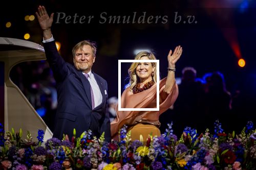Amsterdam 5 mei 2026
5 mei Concert op de Amstel voor bevrijdingsdag . Koning Willem Alexander en Koningin Maxima zijn aanwezig .
Tineke Schouten en Splinter Chabot presenteren het . De artiesten die opterden zijn Roxeanne Hazes Acda en de Munnik Miss Envy Peru Edsilia Rombley Rolf Sanches en Fleur Raateland . Jamai Looman is dirigent .