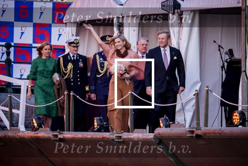 Amsterdam 5 mei 2026
5 mei Concert op de Amstel voor bevrijdingsdag . Koning Willem Alexander en Koningin Maxima zijn aanwezig .
Tineke Schouten en Splinter Chabot presenteren het . De artiesten die opterden zijn Roxeanne Hazes Acda en de Munnik Miss Envy Peru Edsilia Rombley Rolf Sanches en Fleur Raateland . Jamai Looman is dirigent .