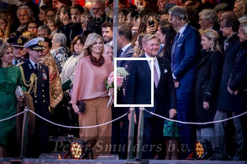 Amsterdam 5 mei 2026
5 mei Concert op de Amstel voor bevrijdingsdag . Koning Willem Alexander en Koningin Maxima zijn aanwezig .
Tineke Schouten en Splinter Chabot presenteren het . De artiesten die opterden zijn Roxeanne Hazes Acda en de Munnik Miss Envy Peru Edsilia Rombley Rolf Sanches en Fleur Raateland . Jamai Looman is dirigent .