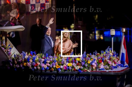 Amsterdam 5 mei 2026
5 mei Concert op de Amstel voor bevrijdingsdag . Koning Willem Alexander en Koningin Maxima zijn aanwezig .
Tineke Schouten en Splinter Chabot presenteren het . De artiesten die opterden zijn Roxeanne Hazes Acda en de Munnik Miss Envy Peru Edsilia Rombley Rolf Sanches en Fleur Raateland . Jamai Looman is dirigent .
