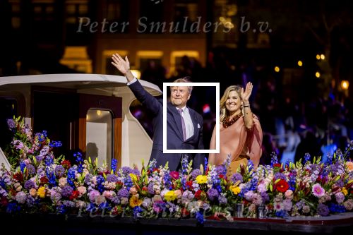 Amsterdam 5 mei 2026
5 mei Concert op de Amstel voor bevrijdingsdag . Koning Willem Alexander en Koningin Maxima zijn aanwezig .
Tineke Schouten en Splinter Chabot presenteren het . De artiesten die opterden zijn Roxeanne Hazes Acda en de Munnik Miss Envy Peru Edsilia Rombley Rolf Sanches en Fleur Raateland . Jamai Looman is dirigent .