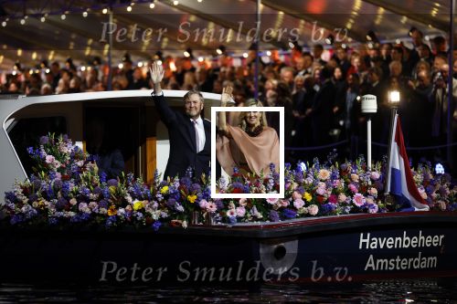 Amsterdam 5 mei 2026
5 mei Concert op de Amstel voor bevrijdingsdag . Koning Willem Alexander en Koningin Maxima zijn aanwezig .
Tineke Schouten en Splinter Chabot presenteren het . De artiesten die opterden zijn Roxeanne Hazes Acda en de Munnik Miss Envy Peru Edsilia Rombley Rolf Sanches en Fleur Raateland . Jamai Looman is dirigent .