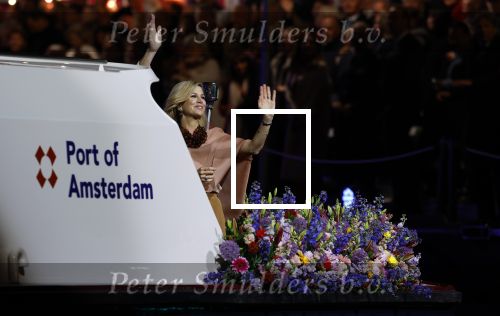 Amsterdam 5 mei 2026
5 mei Concert op de Amstel voor bevrijdingsdag . Koning Willem Alexander en Koningin Maxima zijn aanwezig .
Tineke Schouten en Splinter Chabot presenteren het . De artiesten die opterden zijn Roxeanne Hazes Acda en de Munnik Miss Envy Peru Edsilia Rombley Rolf Sanches en Fleur Raateland . Jamai Looman is dirigent .