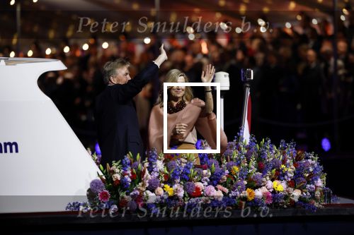 Amsterdam 5 mei 2026
5 mei Concert op de Amstel voor bevrijdingsdag . Koning Willem Alexander en Koningin Maxima zijn aanwezig .
Tineke Schouten en Splinter Chabot presenteren het . De artiesten die opterden zijn Roxeanne Hazes Acda en de Munnik Miss Envy Peru Edsilia Rombley Rolf Sanches en Fleur Raateland . Jamai Looman is dirigent .