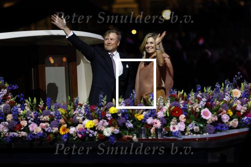 Amsterdam 5 mei 2026
5 mei Concert op de Amstel voor bevrijdingsdag . Koning Willem Alexander en Koningin Maxima zijn aanwezig .
Tineke Schouten en Splinter Chabot presenteren het . De artiesten die opterden zijn Roxeanne Hazes Acda en de Munnik Miss Envy Peru Edsilia Rombley Rolf Sanches en Fleur Raateland . Jamai Looman is dirigent .