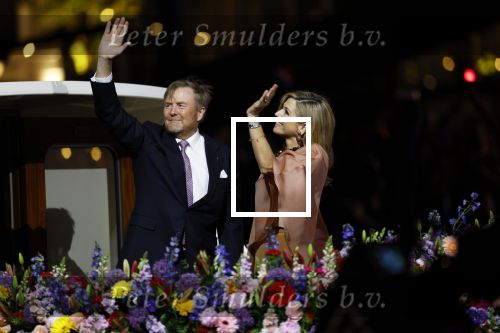 Amsterdam 5 mei 2026
5 mei Concert op de Amstel voor bevrijdingsdag . Koning Willem Alexander en Koningin Maxima zijn aanwezig .
Tineke Schouten en Splinter Chabot presenteren het . De artiesten die opterden zijn Roxeanne Hazes Acda en de Munnik Miss Envy Peru Edsilia Rombley Rolf Sanches en Fleur Raateland . Jamai Looman is dirigent .