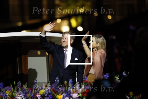 Amsterdam 5 mei 2026
5 mei Concert op de Amstel voor bevrijdingsdag . Koning Willem Alexander en Koningin Maxima zijn aanwezig .
Tineke Schouten en Splinter Chabot presenteren het . De artiesten die opterden zijn Roxeanne Hazes Acda en de Munnik Miss Envy Peru Edsilia Rombley Rolf Sanches en Fleur Raateland . Jamai Looman is dirigent .