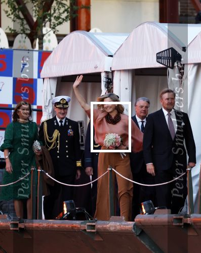 Amsterdam 5 mei 2026
5 mei Concert op de Amstel voor bevrijdingsdag . Koning Willem Alexander en Koningin Maxima zijn aanwezig .
Tineke Schouten en Splinter Chabot presenteren het . De artiesten die opterden zijn Roxeanne Hazes Acda en de Munnik Miss Envy Peru Edsilia Rombley Rolf Sanches en Fleur Raateland . Jamai Looman is dirigent .