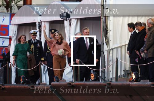 Amsterdam 5 mei 2026
5 mei Concert op de Amstel voor bevrijdingsdag . Koning Willem Alexander en Koningin Maxima zijn aanwezig .
Tineke Schouten en Splinter Chabot presenteren het . De artiesten die opterden zijn Roxeanne Hazes Acda en de Munnik Miss Envy Peru Edsilia Rombley Rolf Sanches en Fleur Raateland . Jamai Looman is dirigent .
