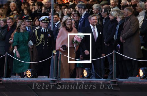 Amsterdam 5 mei 2026
5 mei Concert op de Amstel voor bevrijdingsdag . Koning Willem Alexander en Koningin Maxima zijn aanwezig .
Tineke Schouten en Splinter Chabot presenteren het . De artiesten die opterden zijn Roxeanne Hazes Acda en de Munnik Miss Envy Peru Edsilia Rombley Rolf Sanches en Fleur Raateland . Jamai Looman is dirigent .