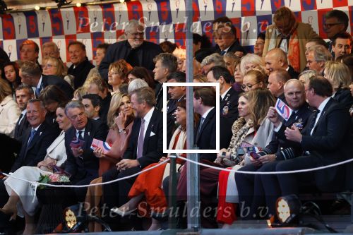 Amsterdam 5 mei 2026
5 mei Concert op de Amstel voor bevrijdingsdag . Koning Willem Alexander en Koningin Maxima zijn aanwezig .
Tineke Schouten en Splinter Chabot presenteren het . De artiesten die opterden zijn Roxeanne Hazes Acda en de Munnik Miss Envy Peru Edsilia Rombley Rolf Sanches en Fleur Raateland . Jamai Looman is dirigent .