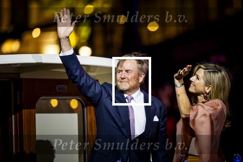 Amsterdam 5 mei 2026
5 mei Concert op de Amstel voor bevrijdingsdag . Koning Willem Alexander en Koningin Maxima zijn aanwezig .
Tineke Schouten en Splinter Chabot presenteren het . De artiesten die opterden zijn Roxeanne Hazes Acda en de Munnik Miss Envy Peru Edsilia Rombley Rolf Sanches en Fleur Raateland . Jamai Looman is dirigent .