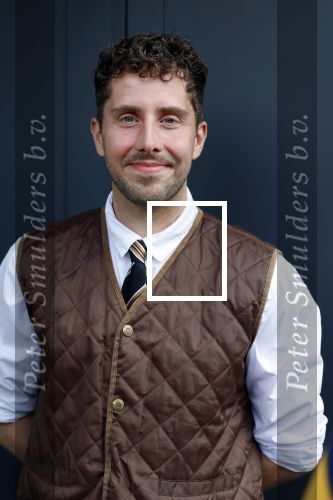 Hoenderloo 7 mei 2026
Perspresentatie cast musical We zijn toch familie -. De cast bestaat uit : Paul de Leeuw, Annick Boer, Bart van Veldhoven, Martijn Kardol en RenÃ©e de Gruijl