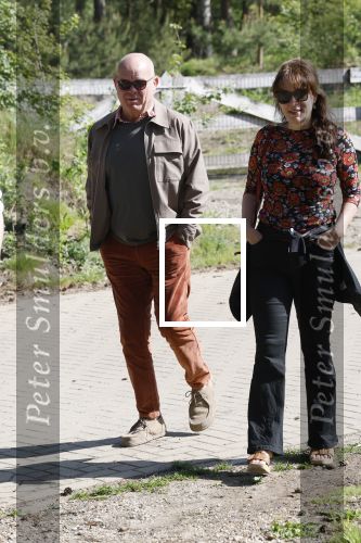 Hoenderloo 7 mei 2026
Perspresentatie cast musical We zijn toch familie -. De cast bestaat uit : Paul de Leeuw, Annick Boer, Bart van Veldhoven, Martijn Kardol en RenÃ©e de Gruijl