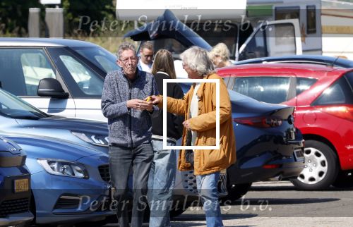Muiderberg Muiden 8 9 mei 2026
Peter Holt gaat met een vriend vanaf zijn huis naar cafe Ome Ko in Muiden waar ze lekker op terras gaan zitten