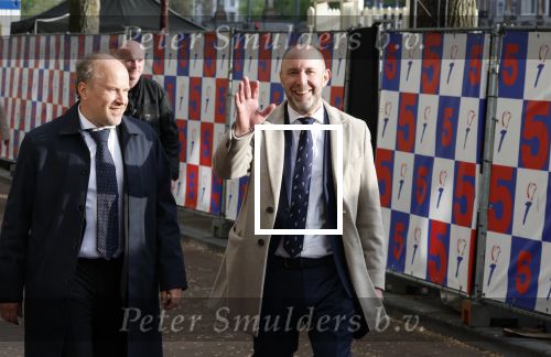 Amsterdam 5 mei 2026
5 mei Concert op de Amstel voor bevrijdingsdag . Koning Willem Alexander en Koningin Maxima zijn aanwezig . Ramon Mesman met een kennis