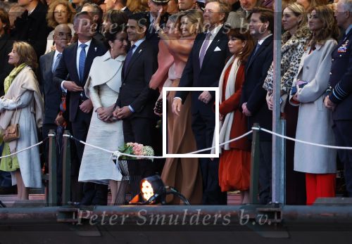 Amsterdam 5 mei 2026
5 mei Concert op de Amstel voor bevrijdingsdag . Koning Willem Alexander en Koningin Maxima zijn aanwezig .
Tineke Schouten en Splinter Chabot presenteren het . De artiesten die opterden zijn Roxeanne Hazes Acda en de Munnik Miss Envy Peru Edsilia Rombley Rolf Sanches en Fleur Raateland .Rob jetten