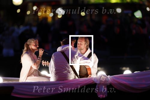 Amsterdam 5 mei 2026
5 mei Concert op de Amstel voor bevrijdingsdag . Koning Willem Alexander en Koningin Maxima zijn aanwezig .
Tineke Schouten en Splinter Chabot presenteren het . De artiesten die opterden zijn Roxeanne Hazes Acda en de Munnik Miss Envy Peru Edsilia Rombley Rolf Sanches en Fleur Raateland . Jamai Looman is dirigent .