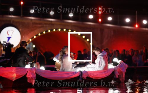 Amsterdam 5 mei 2026
5 mei Concert op de Amstel voor bevrijdingsdag . Koning Willem Alexander en Koningin Maxima zijn aanwezig .
Tineke Schouten en Splinter Chabot presenteren het . De artiesten die opterden zijn Roxeanne Hazes Acda en de Munnik Miss Envy Peru Edsilia Rombley Rolf Sanches en Fleur Raateland . Jamai Looman is dirigent .
