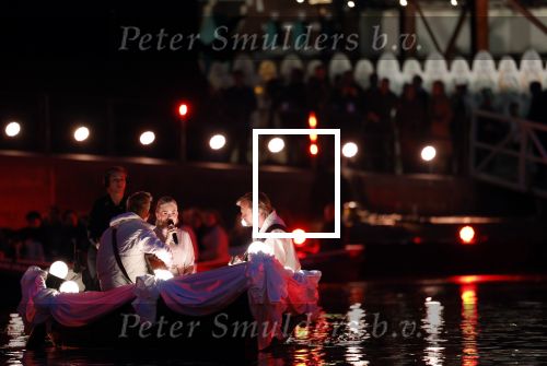Amsterdam 5 mei 2026
5 mei Concert op de Amstel voor bevrijdingsdag . Koning Willem Alexander en Koningin Maxima zijn aanwezig .
Tineke Schouten en Splinter Chabot presenteren het . De artiesten die opterden zijn Roxeanne Hazes Acda en de Munnik Miss Envy Peru Edsilia Rombley Rolf Sanches en Fleur Raateland . Jamai Looman is dirigent .