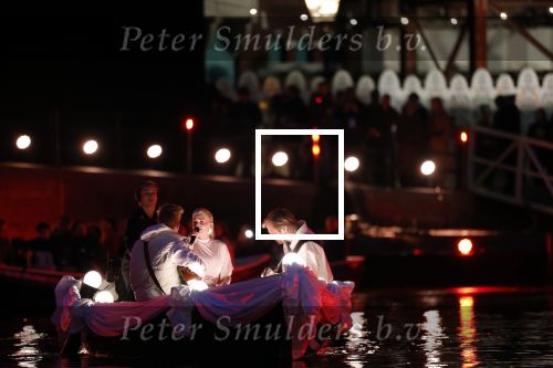 Amsterdam 5 mei 2026
5 mei Concert op de Amstel voor bevrijdingsdag . Koning Willem Alexander en Koningin Maxima zijn aanwezig .
Tineke Schouten en Splinter Chabot presenteren het . De artiesten die opterden zijn Roxeanne Hazes Acda en de Munnik Miss Envy Peru Edsilia Rombley Rolf Sanches en Fleur Raateland . Jamai Looman is dirigent .