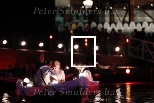 Amsterdam 5 mei 2026
5 mei Concert op de Amstel voor bevrijdingsdag . Koning Willem Alexander en Koningin Maxima zijn aanwezig .
Tineke Schouten en Splinter Chabot presenteren het . De artiesten die opterden zijn Roxeanne Hazes Acda en de Munnik Miss Envy Peru Edsilia Rombley Rolf Sanches en Fleur Raateland . Jamai Looman is dirigent .