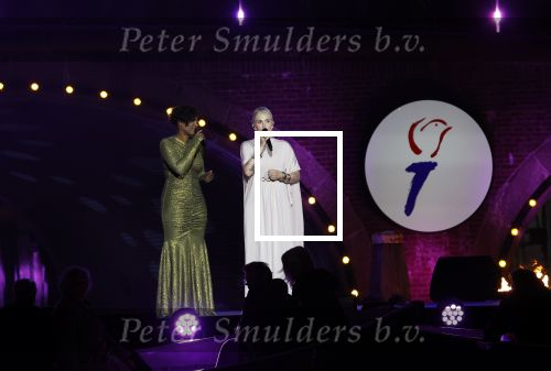 Amsterdam 5 mei 2026
5 mei Concert op de Amstel voor bevrijdingsdag . Koning Willem Alexander en Koningin Maxima zijn aanwezig .
Tineke Schouten en Splinter Chabot presenteren het . De artiesten die opterden zijn Roxeanne Hazes Acda en de Munnik Miss Envy Peru Edsilia Rombley Rolf Sanches en Fleur Raateland . Jamai Looman is dirigent .