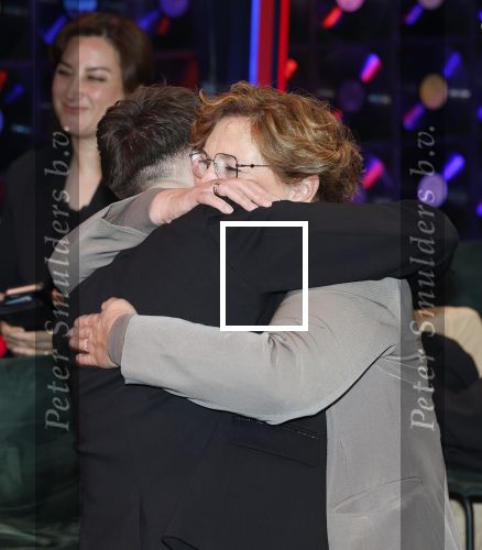 Hilversum 8 mei 2026
Finale van the Voice of Holland met Chantal janzen en Edson da Graca . De coaches zijn Suzen & freek Willie Wartaal Dinand Woesthoff en Ilse de Lange . de Finalisten Ruben Hillen Nieloefaar Bahadori Sanne v Assouw en Thijs Veldhuis . De bekendmaking was in RTL Tonight met Humberto Tan als presentator. Ruben Hillen met moeder