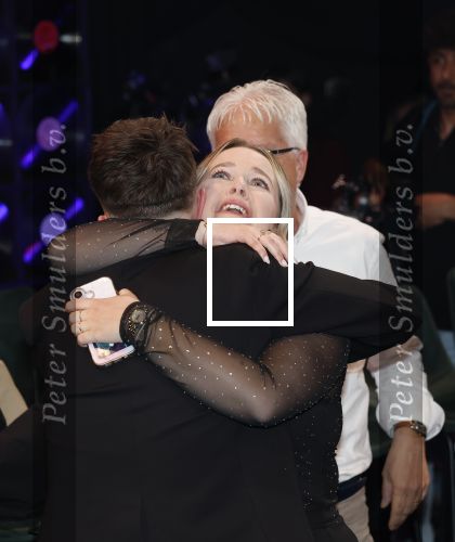 Hilversum 8 mei 2026
Finale van the Voice of Holland met Chantal janzen en Edson da Graca . De coaches zijn Suzen & freek Willie Wartaal Dinand Woesthoff en Ilse de Lange . de Finalisten Ruben Hillen Nieloefaar Bahadori Sanne v Assouw en Thijs Veldhuis . De bekendmaking was in RTL Tonight met Humberto Tan als presentator. Ruben Hillen met zus