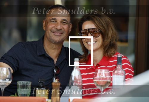 Amsterdam 2 mei 2026
Ruud Gullit en zijn vriendin Karin de Rooy op terras in Amsterdam zuid