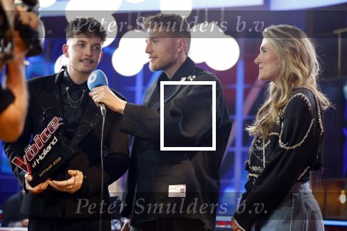 Hilversum 8 mei 2026
Finale van the Voice of Holland met Chantal janzen en Edson da Graca . De coaches zijn Suzen & freek Willie Wartaal Dinand Woesthoff en Ilse de Lange . de Finalisten Ruben Hillen Nieloefaar Bahadori Sanne v Assouw en Thijs Veldhuis . De bekendmaking was in RTL Tonight met Humberto Tan als presentator.