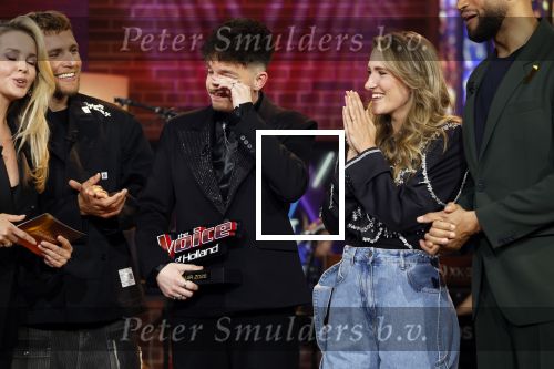 Hilversum 8 mei 2026
Finale van the Voice of Holland met Chantal janzen en Edson da Graca . De coaches zijn Suzen & freek Willie Wartaal Dinand Woesthoff en Ilse de Lange . de Finalisten Ruben Hillen Nieloefaar Bahadori Sanne v Assouw en Thijs Veldhuis . De bekendmaking was in RTL Tonight met Humberto Tan als presentator.