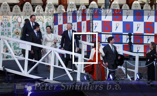 Amsterdam 5 mei 2026
5 mei Concert op de Amstel voor bevrijdingsdag . Koning Willem Alexander en Koningin Maxima zijn aanwezig . 
Thom v Campen en Mei Li Vos