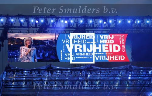 Amsterdam 5 mei 2026
5 mei Concert op de Amstel voor bevrijdingsdag . Koning Willem Alexander en Koningin Maxima zijn aanwezig .
Tineke Schouten en Splinter Chabot presenteren het . De artiesten die opterden zijn Roxeanne Hazes Acda en de Munnik Miss Envy Peru Edsilia Rombley Rolf Sanches en Fleur Raateland . Jamai Looman is dirigent .