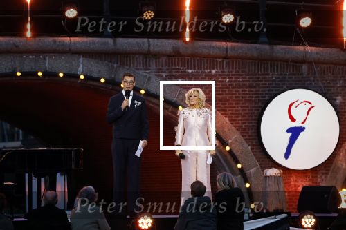 Amsterdam 5 mei 2026
5 mei Concert op de Amstel voor bevrijdingsdag . Koning Willem Alexander en Koningin Maxima zijn aanwezig .
Tineke Schouten en Splinter Chabot presenteren het . De artiesten die opterden zijn Roxeanne Hazes Acda en de Munnik Miss Envy Peru Edsilia Rombley Rolf Sanches en Fleur Raateland . Jamai Looman is dirigent .