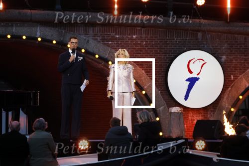 Amsterdam 5 mei 2026
5 mei Concert op de Amstel voor bevrijdingsdag . Koning Willem Alexander en Koningin Maxima zijn aanwezig .
Tineke Schouten en Splinter Chabot presenteren het . De artiesten die opterden zijn Roxeanne Hazes Acda en de Munnik Miss Envy Peru Edsilia Rombley Rolf Sanches en Fleur Raateland . Jamai Looman is dirigent .