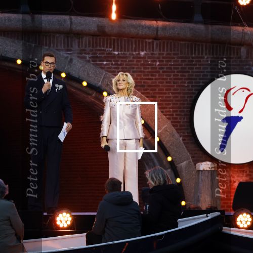 Amsterdam 5 mei 2026
5 mei Concert op de Amstel voor bevrijdingsdag . Koning Willem Alexander en Koningin Maxima zijn aanwezig .
Tineke Schouten en Splinter Chabot presenteren het . De artiesten die opterden zijn Roxeanne Hazes Acda en de Munnik Miss Envy Peru Edsilia Rombley Rolf Sanches en Fleur Raateland . Jamai Looman is dirigent .