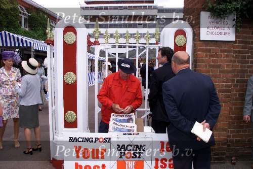Ascot ( Engeland ) 17 juni 1999
Hoeden...hoeden  en nog meer hoeden op de LADY\'S-day tijdens de Ascot paardenraces