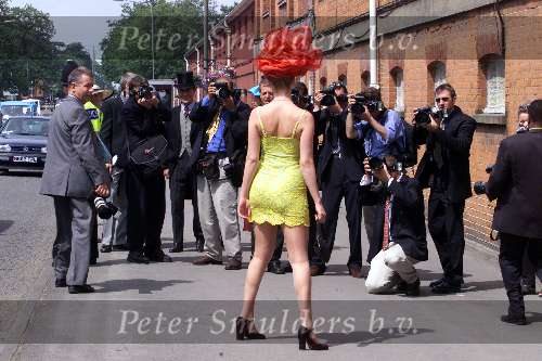 Ascot ( Engeland ) 17 juni 1999
Hoeden...hoeden  en nog meer hoeden op de LADY\'S-day tijdens de Ascot paardenraces
Sexy en fotograferende pers