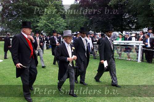 Ascot ( Engeland ) 17 juni 1999
Hoeden...hoeden  en nog meer hoeden op de LADY\'S-day tijdens de Ascot paardenraces
Restaurant en terrasjes